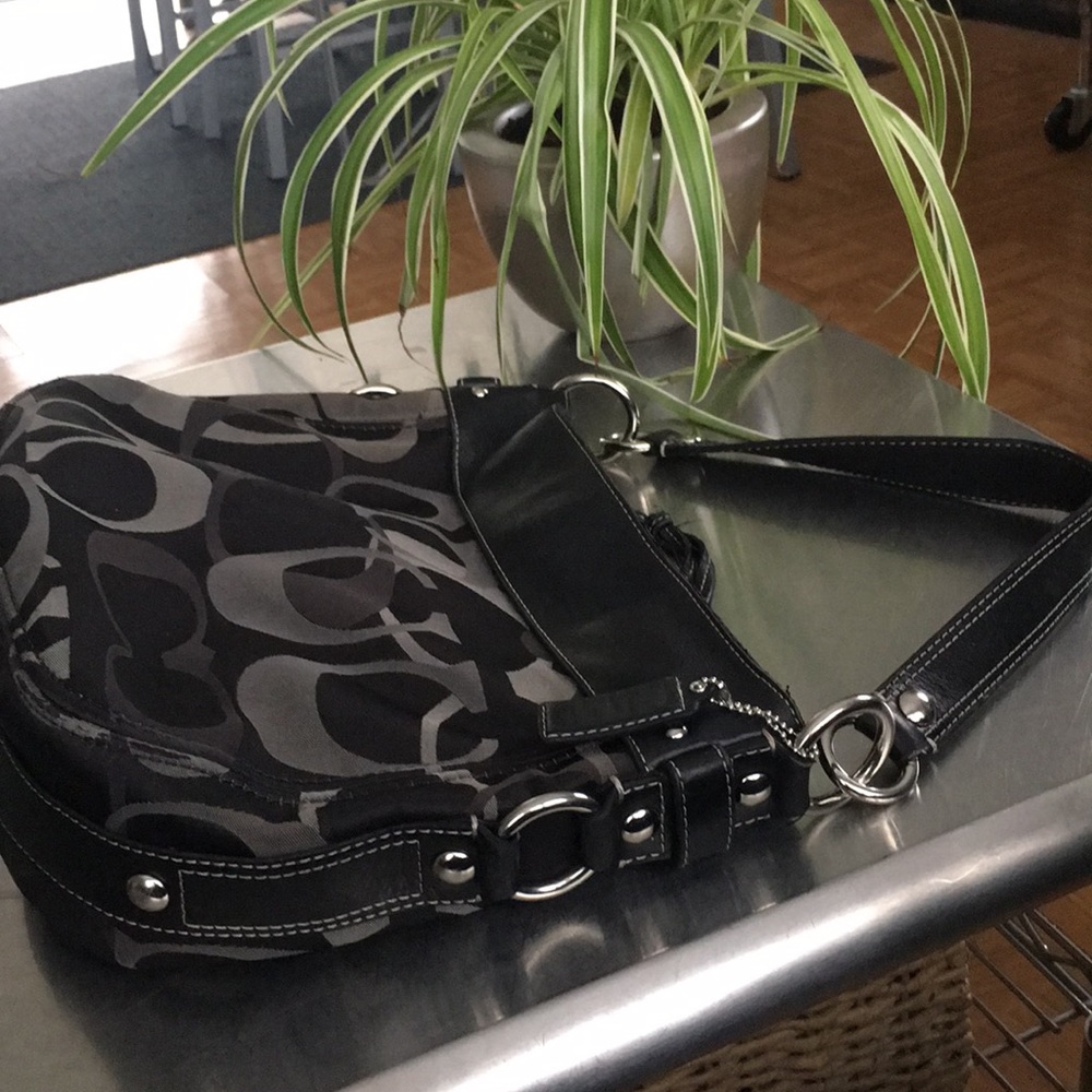 Coach/ F14711/ Black Signature/ Zoe/Optic/ Hobo - Picture 4 of 8